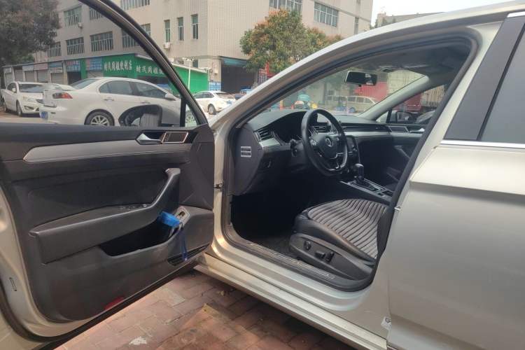 Used Volkswagen Magotan 2017 330TSI DSG Leading Model Driver Seat