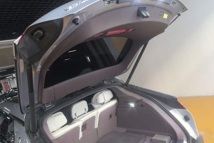 Used Denza Z9GT 2024 1100 Four-Wheel Drive Max Edition Trunk