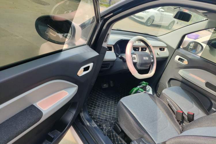 Used Chery QQ Ice Cream 2022 170km Sundae Phosphate Lithium-Ion
