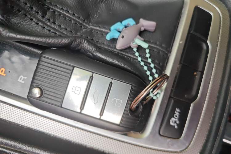 Used MG 6 2018 20T Automatic Elite Smart Connect Version China VI Standard Vehicle Key