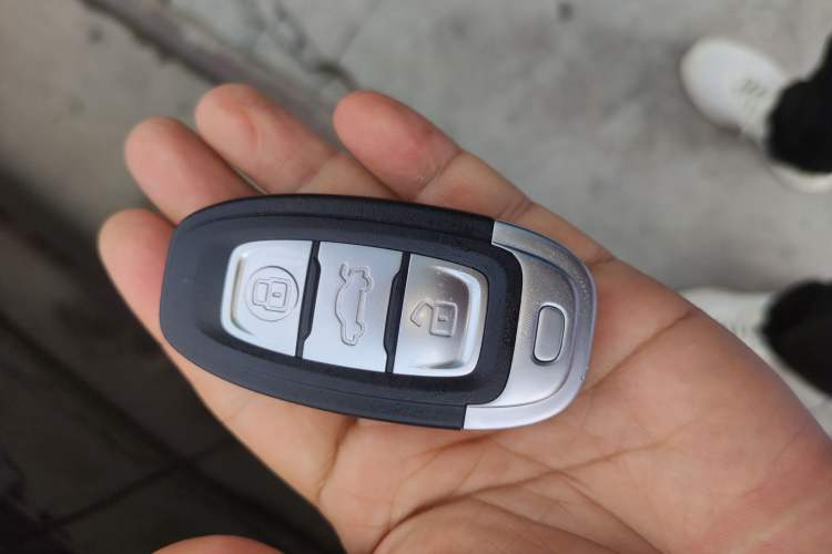 Used Hongqi E-QM5 2022 431 km Charge & Enjoy Edition
