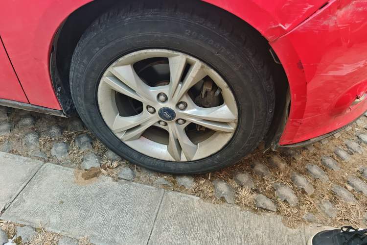 Used Ford Focus 2012 Hatchback 1.6L Manual Fashion Edition
