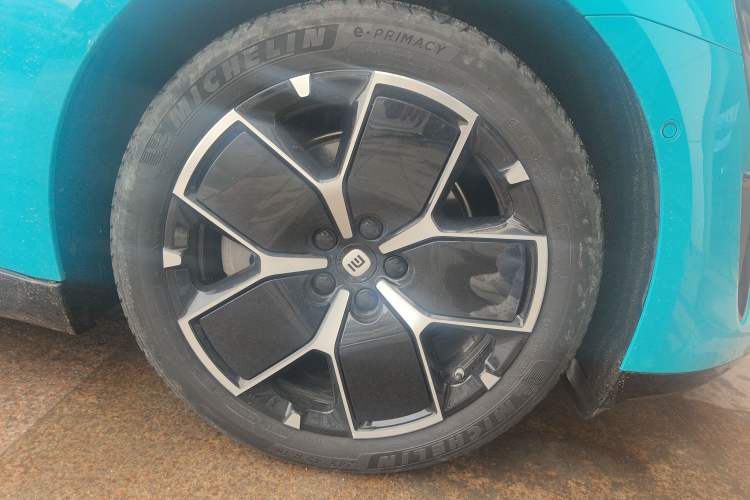 Used Xiaomi Auto SU7 2024 Rear-Drive Long-Range Intelligent Driving Version
