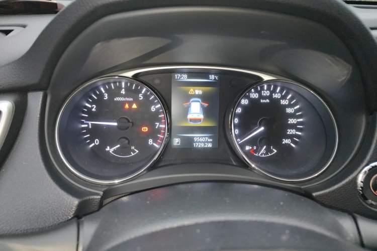 Used Nissan X-Trail 2015 2.0L CVT Comfort MAX Edition 2WD Instrument Cluster
