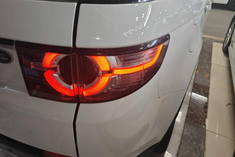 Used Land Rover Discovery Sport 2016 2.0T HSE Right Rear Taillight