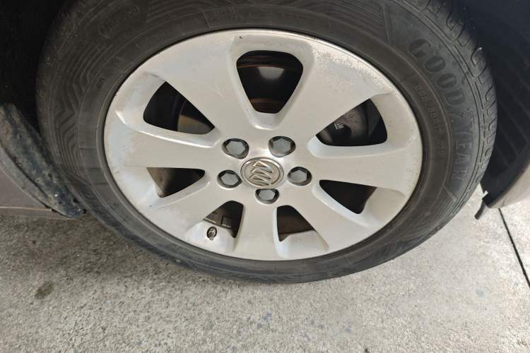 Used Buick Regal 2012 2.0L Luxury Edition Right Front Wheel Hub