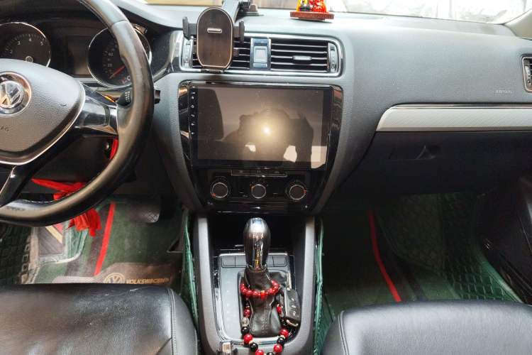 Used Volkswagen Sagitar 2015 230TSI Automatic Comfort Version