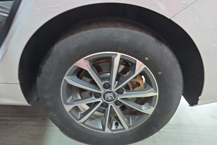 Used BYD Qin PLUS 2024 HONOR Edition DM-i 55KM Leading Model Left Front Wheel Hub