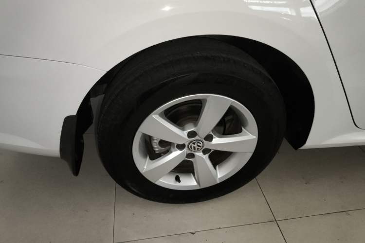 Used Volkswagen Lavida 2015 1.6L Automatic Fashion Edition Right Rear Wheel Hub