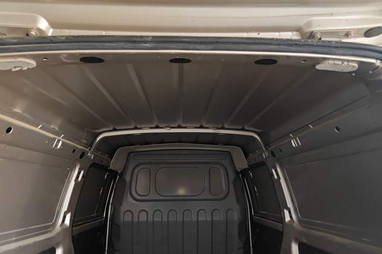 Used Jinbei Hiace X30 2020 1.5L Van Super-Enjoyment Model China VI Standard SWC15M Headliner