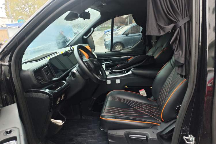 Used Ford Transit 2023 2.0T Diesel Automatic Commercial & Travel Version Mid-axle Low-roof Design 7/8/9-Seater