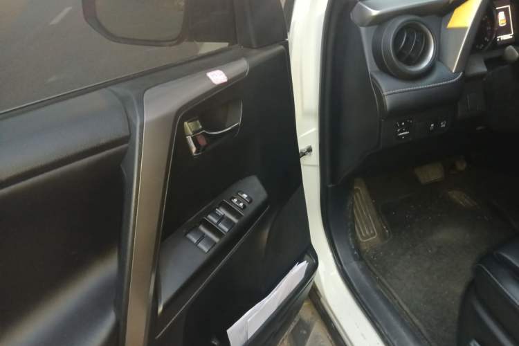 Used Toyota RAV4 2019 2.0L CVT 4x4 New Edition China VI Standard
