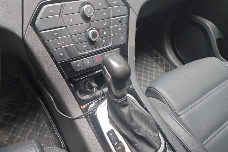 Used MG GS 2016 1.5TGI TST Luxury Edition Gear Lever