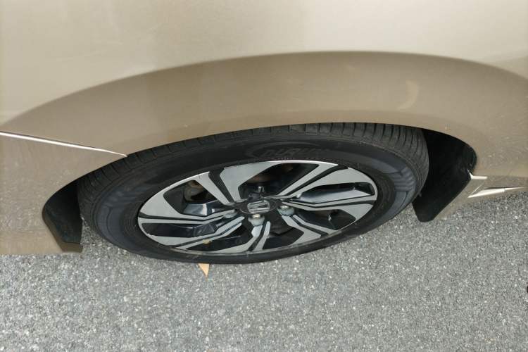 Used Honda Crider 2016 1.8L CVT Luxury Edition Left Front Wheel Hub