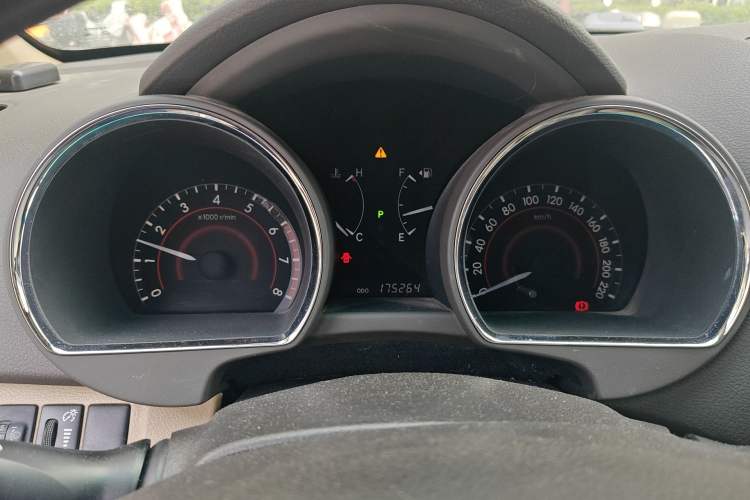 Used Toyota Highlander 2011 2.7L Two-Wheel Drive 7-Seater Luxury Edition Instrument Cluster