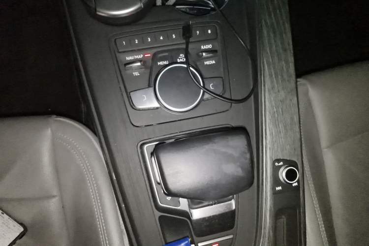 Used Audi A4L 2017 40 TFSI Style Edition Gear Lever