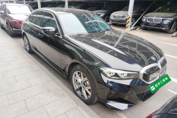 Used BMW i3 2022 eDrive 35 L Front Right 45 Deg