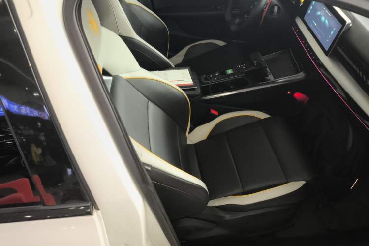 Used MG 5 Scorpio 2022 1.5T Trophy Sport Luxurious Edition