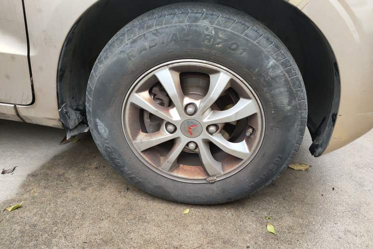 Used Wuling Hongguang V 2019 1.5L Jingqu Version China VI LAR Right Front Wheel Hub