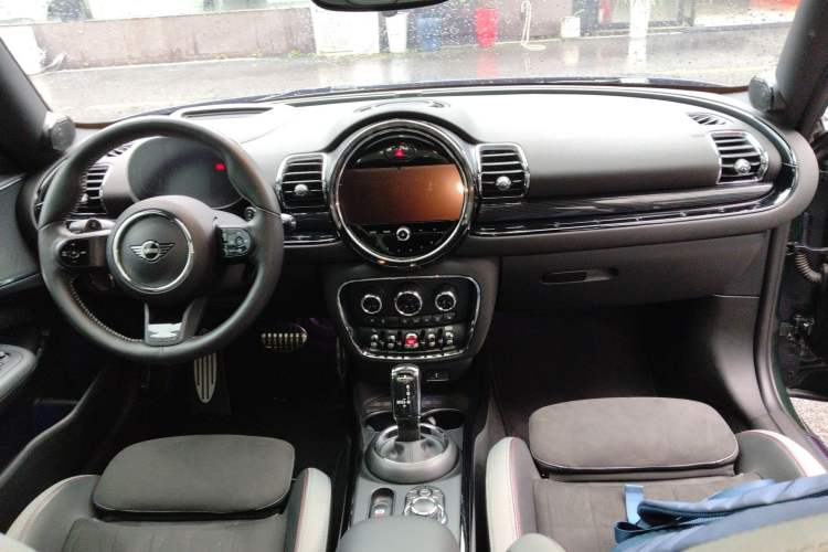 Used MINI JCW CLUBMAN 2022 2.0T JOHN COOPER WORKS ALL-IN Center Console