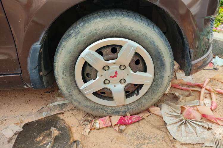 Used Wuling Hongguang 2015 1.5L S Basic Version China V Standard Right Front Wheel Hub