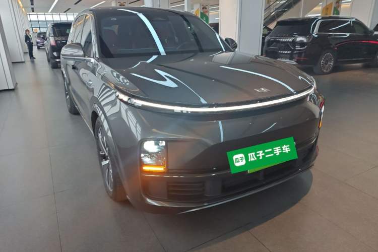 Used Li Auto L8 2024 Pro Model Front Right 45 Deg