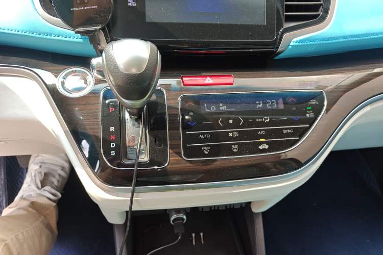 Used Honda Odyssey 2018 2.4L Luxury Edition Gear Lever