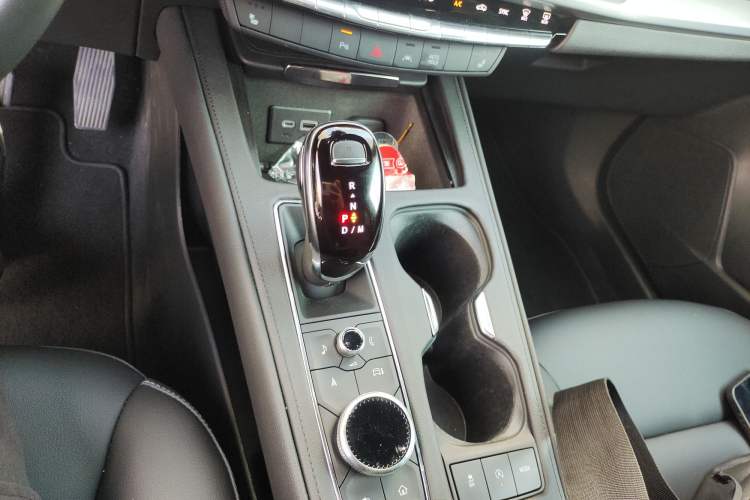 Used Cadillac XT4 2024 28T Two-Wheel-Drive Luxury Version