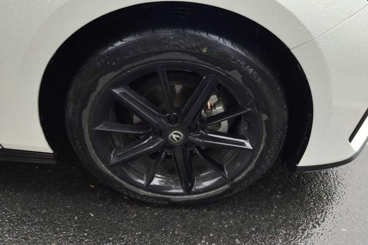 Used Changan UNI-V 2022 1.5T Prestige Version
