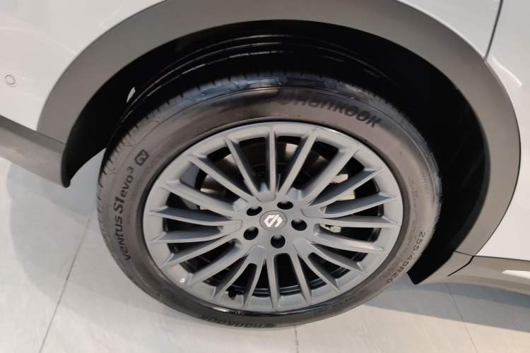 Used Leapmotor C11 2024 Range-Extended 300 Luxury Edition Right Rear Wheel Hub