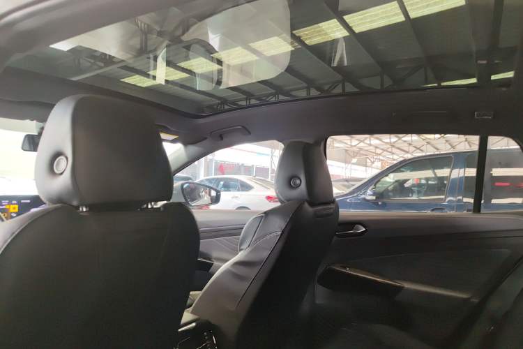 Used Volkswagen ID.4 X 2023 Pure Smart Edition Headliner