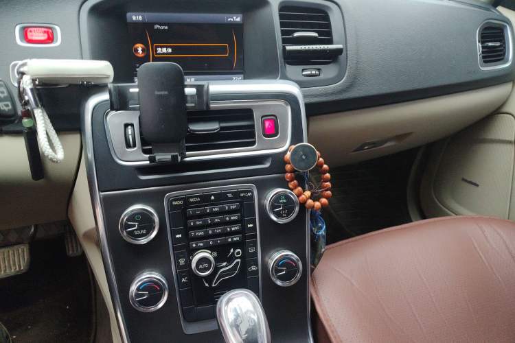 Used Volvo V60 2013 T5 Comfort Edition