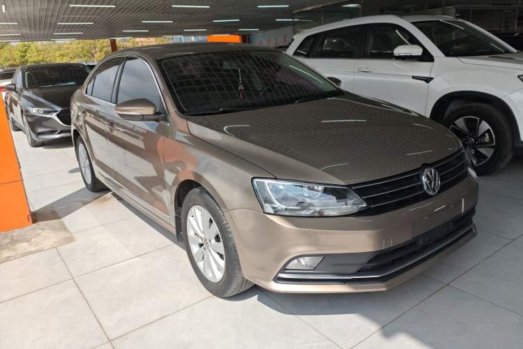 Used Volkswagen Sagitar 2015 230TSI Automatic Comfort Version Exterior 1