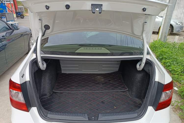 Used Skoda Rapid 2013 1.6L Automatic Smart Selection Model
