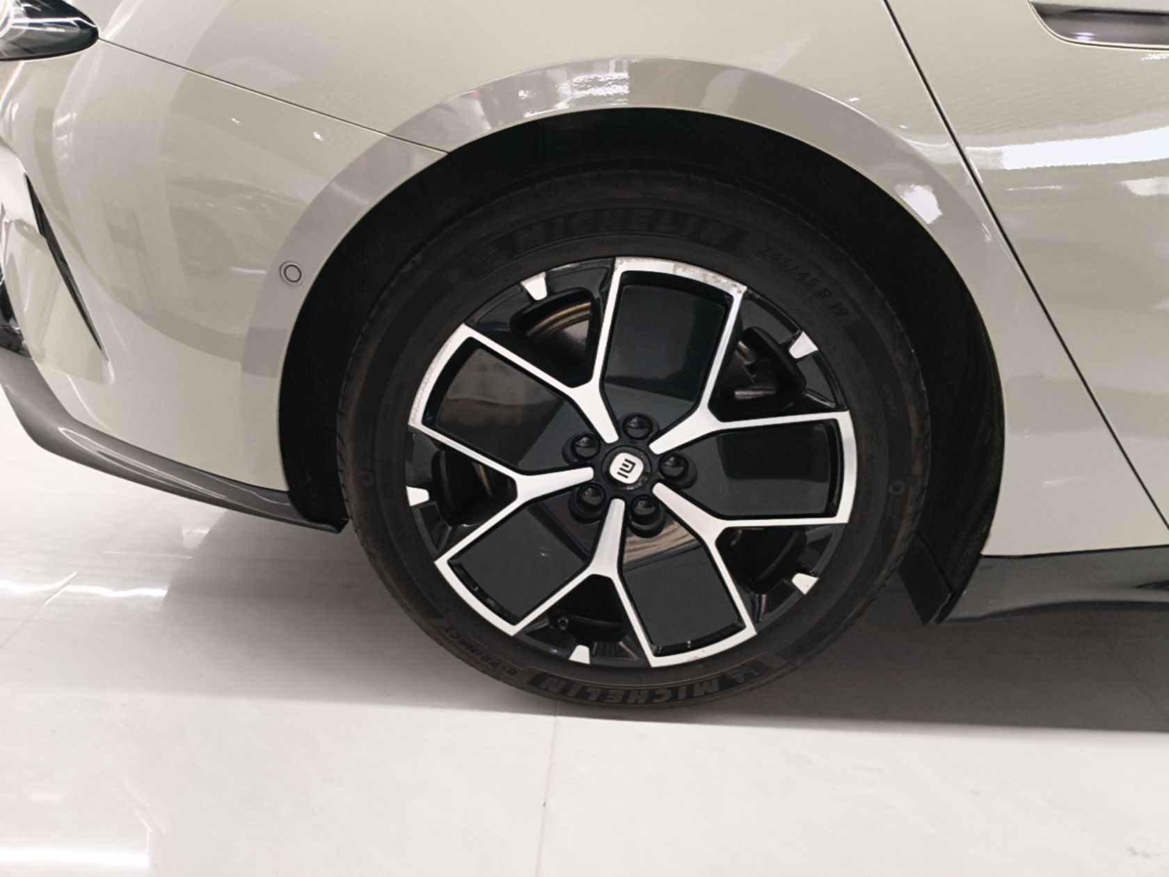 Xiaomi Auto SU7 2024 Rear-Drive Ultra-Long Range Advanced Pro-Level Intelligent Driving Version — снимка 11