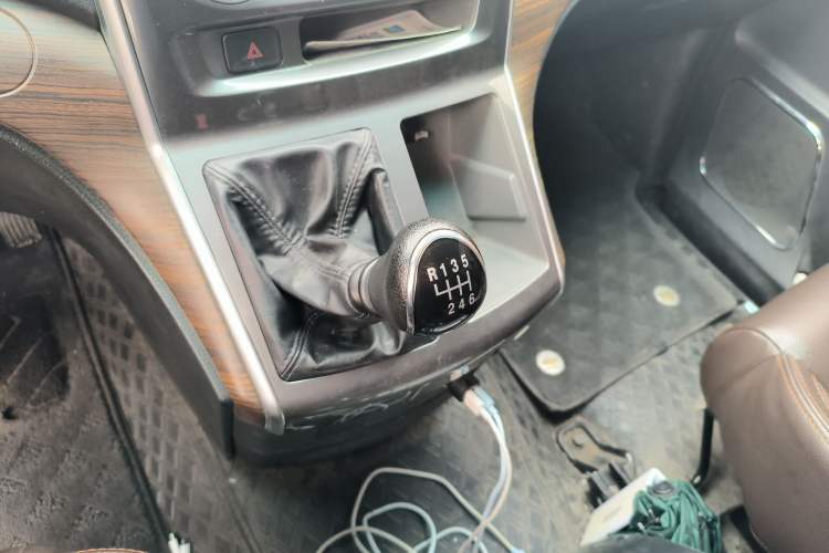 Used FORTHING Lingzhi PLUS 2021 2.0L Manual Luxury 7-Seater