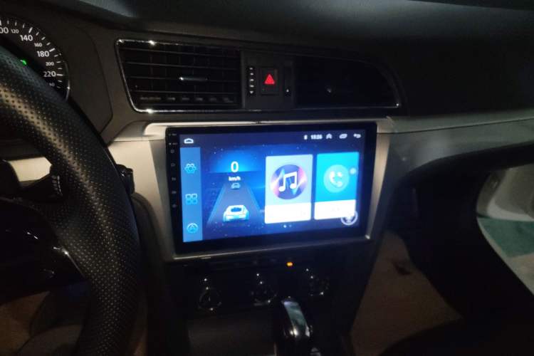 Used Volkswagen Lamando 2018 230TSI DSG Fashion Edition Audio And AC Panel