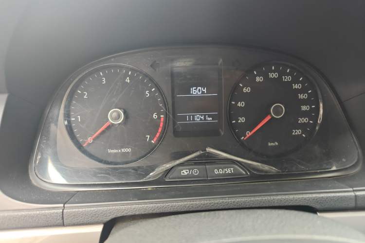 Used Volkswagen Lavida 2013 1.6L Automatic Fashion Edition Odometer Close Up