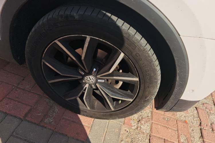 Used Volkswagen Tiguan L 2017 330TSI Automatic Two-Wheel Drive Flagship Edition Right Front Wheel Hub