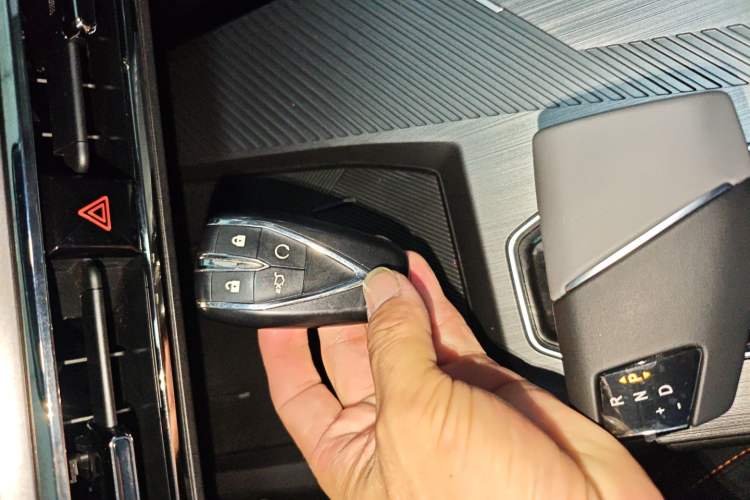 Used Oshan Z6 2023 Blue Whale 1.5T DCT Smart-Led City Edition
