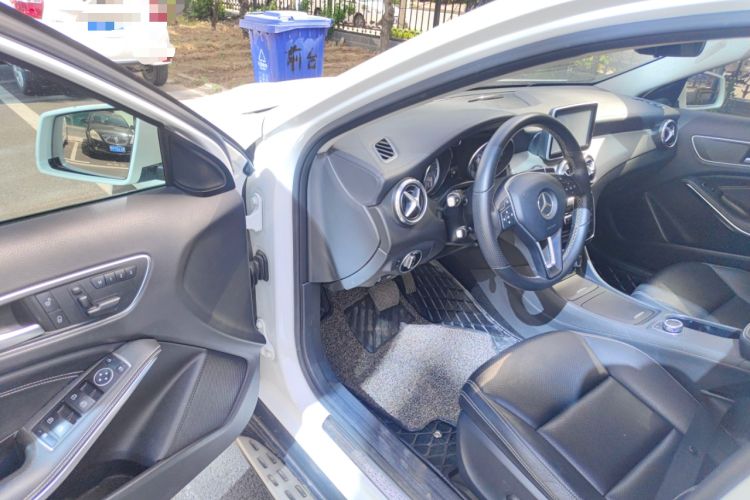 Used Mercedes-Benz GLA 2015 GLA 200 Fashion Model
