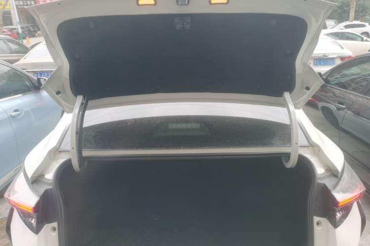 Used Dongfeng Aeolus Yixuan 2020 230T Automatic Xuanyao Track Edition Trunk