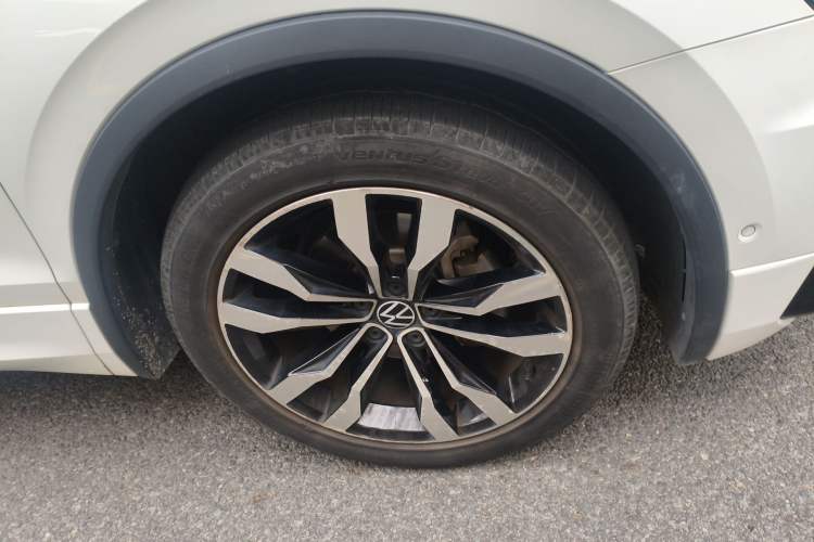 Used Volkswagen Tiguan L 2021 330TSI Automatic Two-Wheel Drive R-Line Enhanced Edition Right Front Wheel Hub