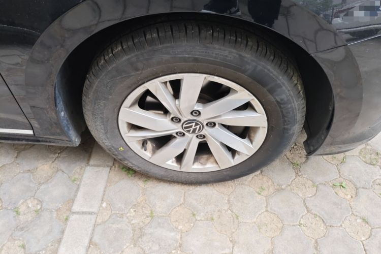 Used Volkswagen Passat 2022 280TSI Business Edition Right Front Wheel Hub