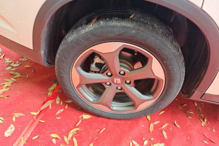 Used Baojun RM-5 2019 1.5T CVT 24-Hour Online Luxury Version 7 Seats Right Rear Wheel Hub