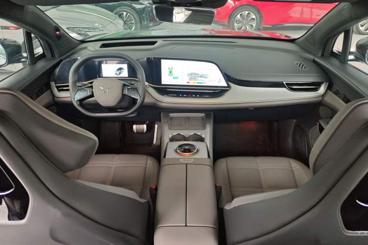 Used Hongqi Tiangong 08 2025 730 Max Rear-Drive Version Center Console