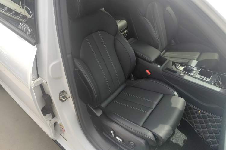 Used Audi A4L 2024 40 TFSI Luxury Dynamic Edition (Starry Night Version)