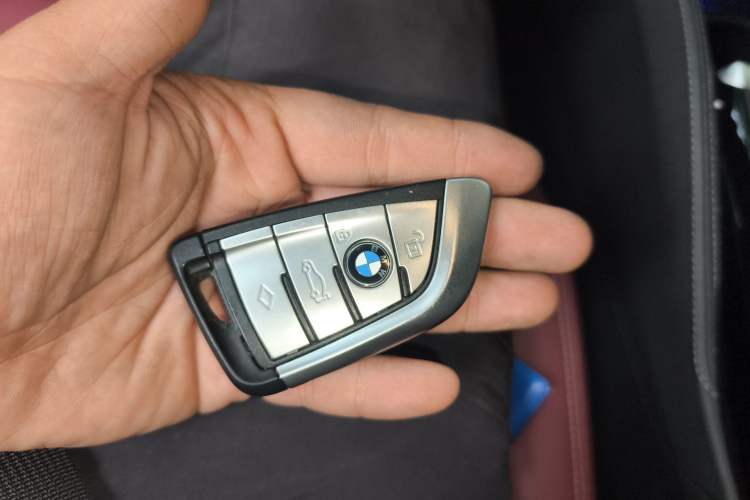 Used BMW 5 Series 2022 530Li Luxury Edition M Sport Package Vehicle Key