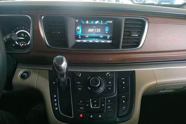 Used Buick GL8 2018 28T Comfort Model China VI Standard