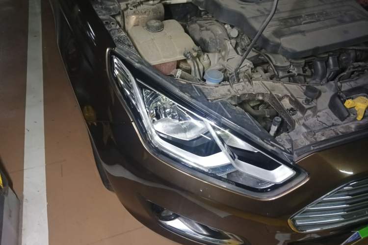 Used Ford Escort 2015 1.5L Automatic Fashion Model